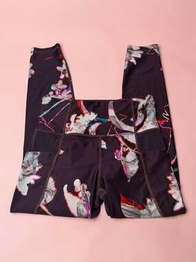 Athleta Salutation Stash Pocket Floral 7/8 Leggings Size S